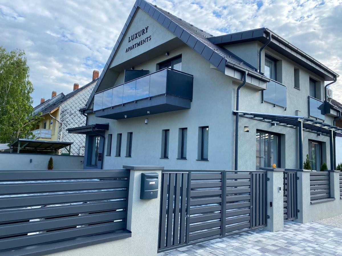 Luxury Apartments Keszthely Ngoại thất bức ảnh